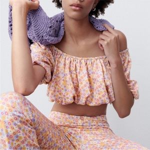 Zara Puffsleeve off the shoulder Crop Top floral size small